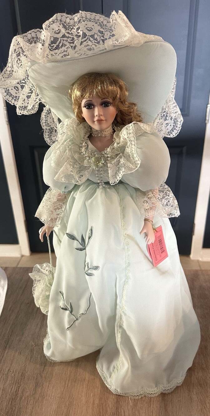 Vintage Walk in the Park Porcelain Doll Show Stoppers Mint Green Dress NIB